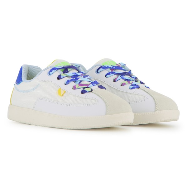 ZAPATILLAS CON CORDONES