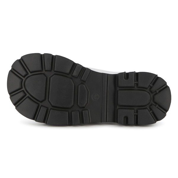 SANDALIAS DE CUEROEN COLOR PLATA