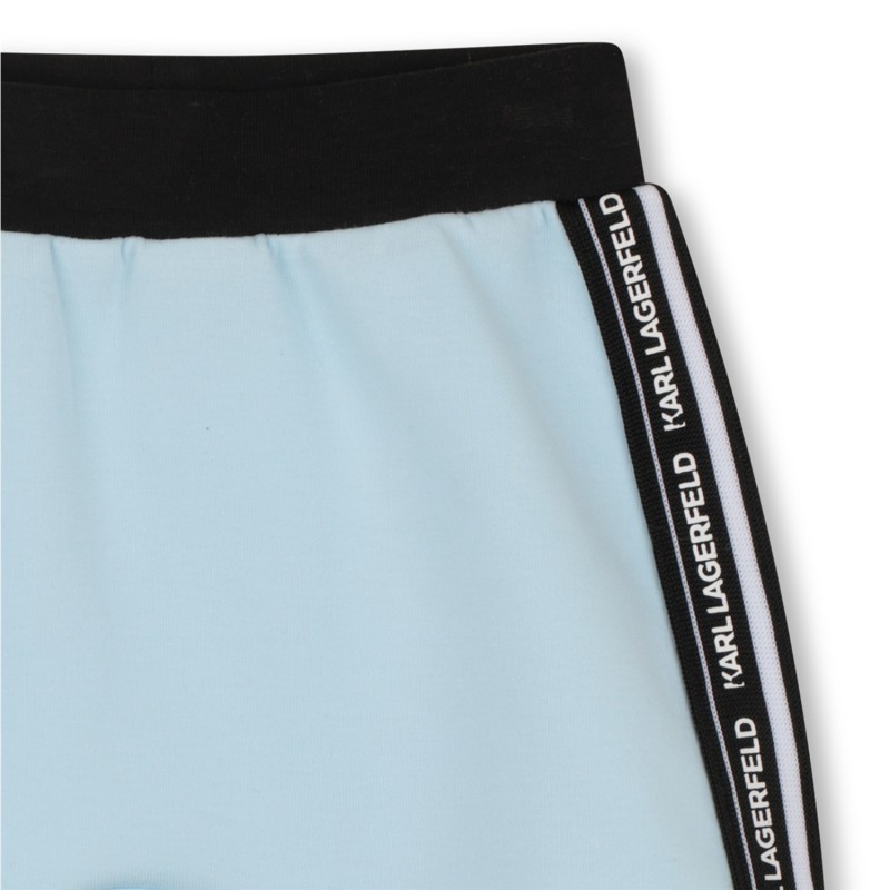 CONJUNTO DE CAMISETA Y PANTALÓN CORTO BLANCO AZUL