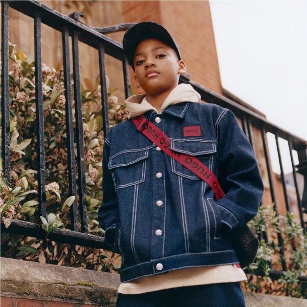 HUGO
Chaqueta vaquera con capucha
