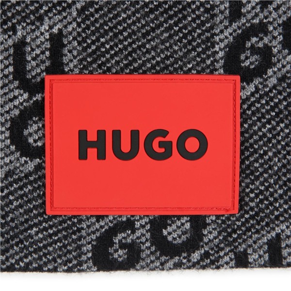 HUGO
Gorro de punto y cuadros
