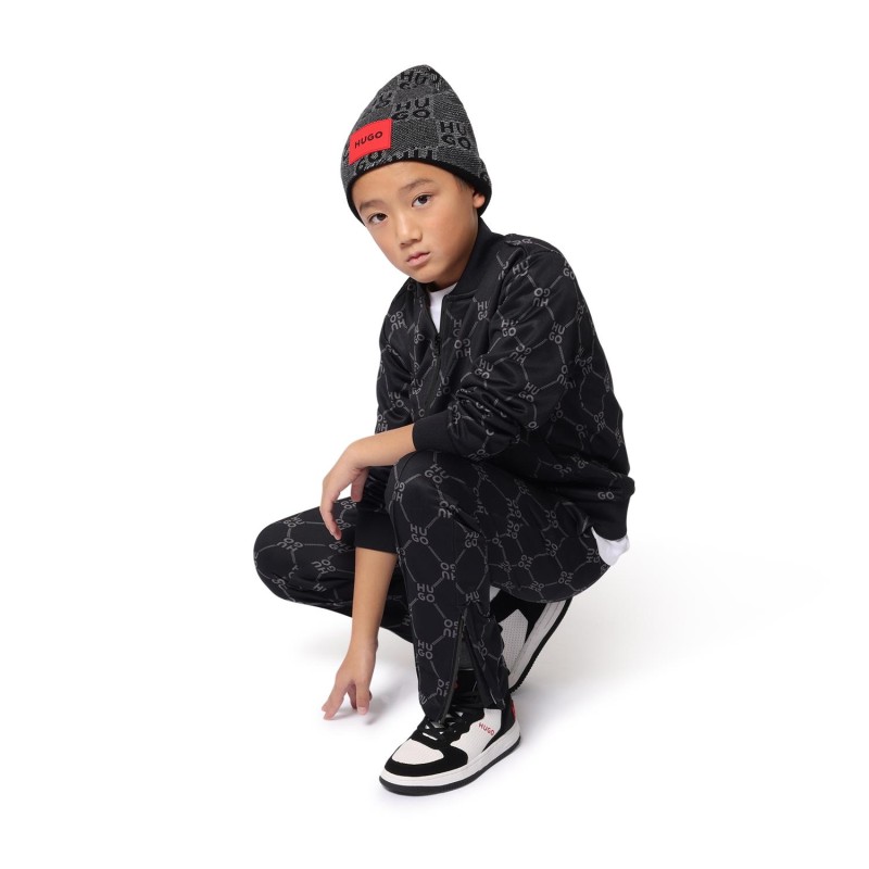 HUGO
Gorro de punto y cuadros
