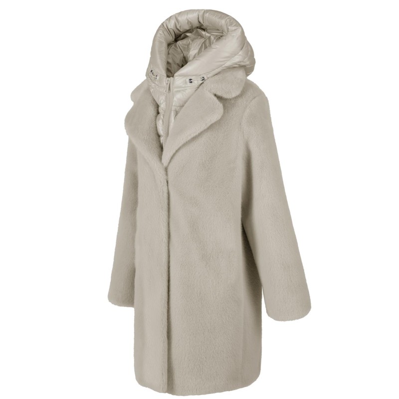 Abrigo de piel ecológica para niña