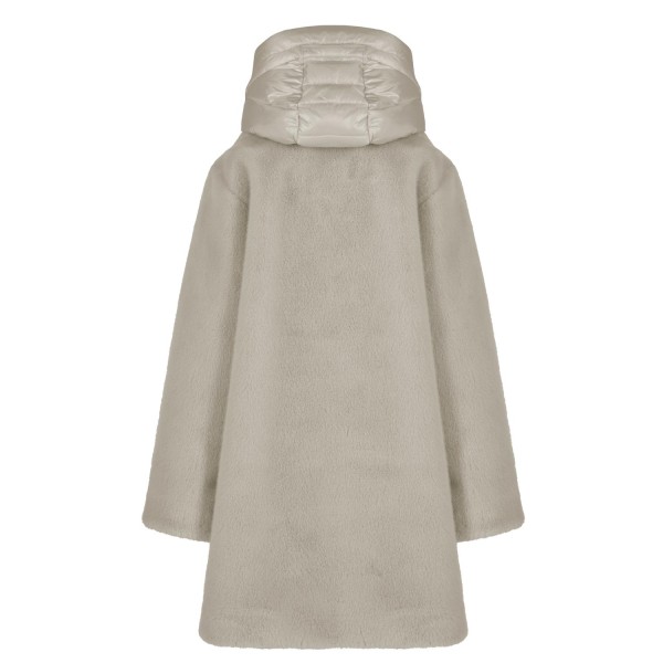 Abrigo de piel ecológica para niña