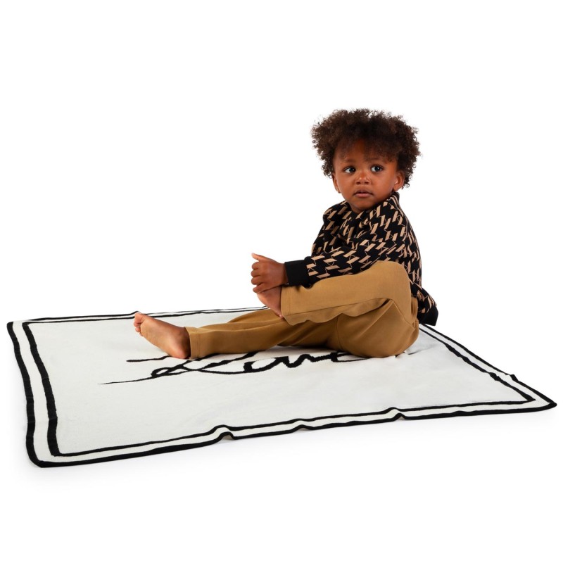 KARL LARGERFELD KIDS
Suéter y pantalón
